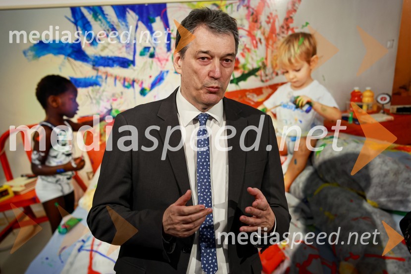  Matija Šenk, član uprave, GeneraliOdprtje fotografske razstave Petra Uhana v Generali galeriji