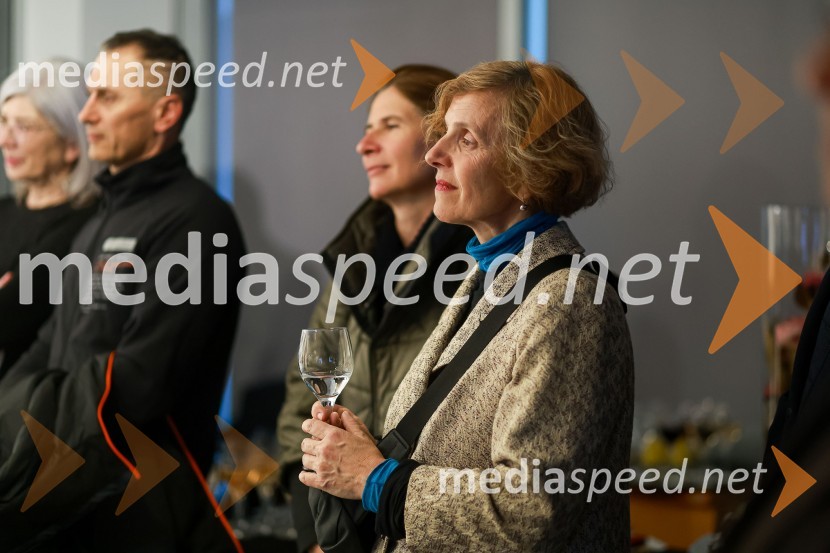  Apolonija Simon, umetnicaOdprtje fotografske razstave Petra Uhana v Generali galeriji