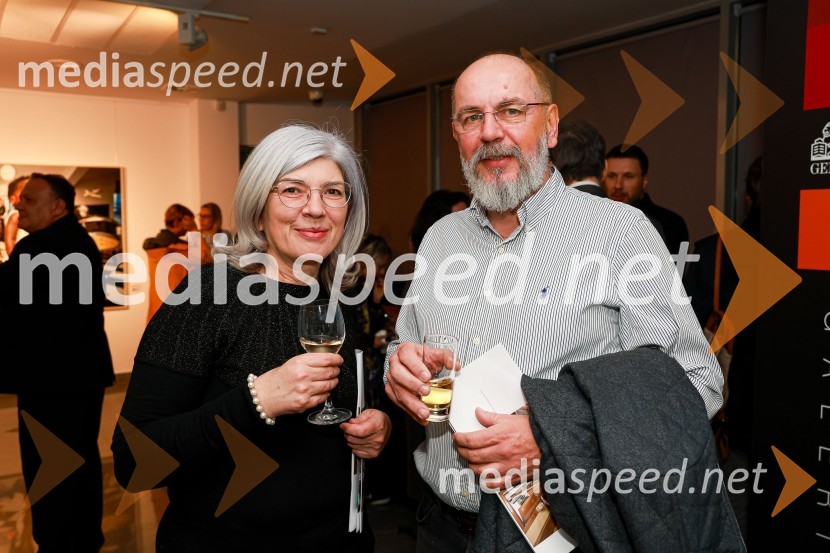  Olga  Pejović, predstavnica za odnose z javnostmi, Generali;  Gabrijel ŠkofOdprtje fotografske razstave Petra Uhana v Generali galeriji