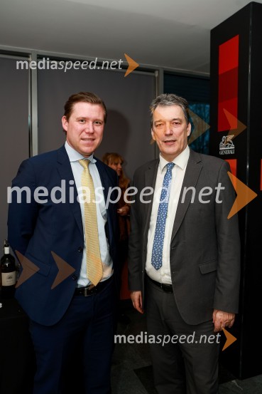  Matija Gantar, član upravnega odbora, KD Group;  Matija Šenk, član uprave, GeneraliOdprtje fotografske razstave Petra Uhana v Generali galeriji