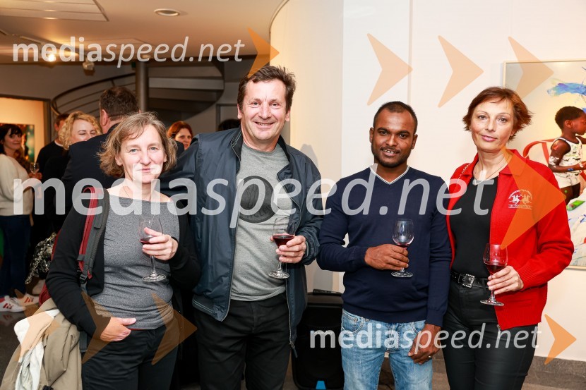  Paola Korošec, kiparka;  Blaž Rotar, Rotar art, d.o.o.;  ... ; dr. Nataša Bedernjak Bajuk, zdravnicaOdprtje fotografske razstave Petra Uhana v Generali galeriji