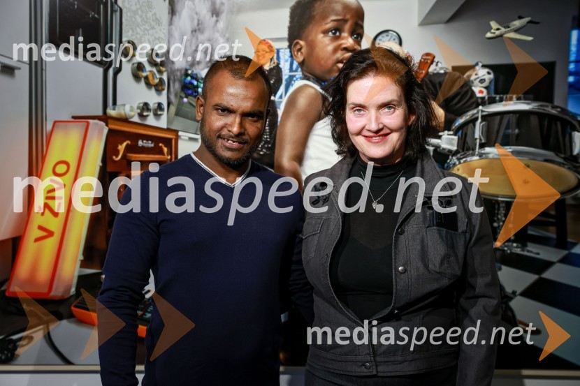  ... ;  Petra  Bizilj Silva, kustosinja Generali galerijeOdprtje fotografske razstave Petra Uhana v Generali galeriji