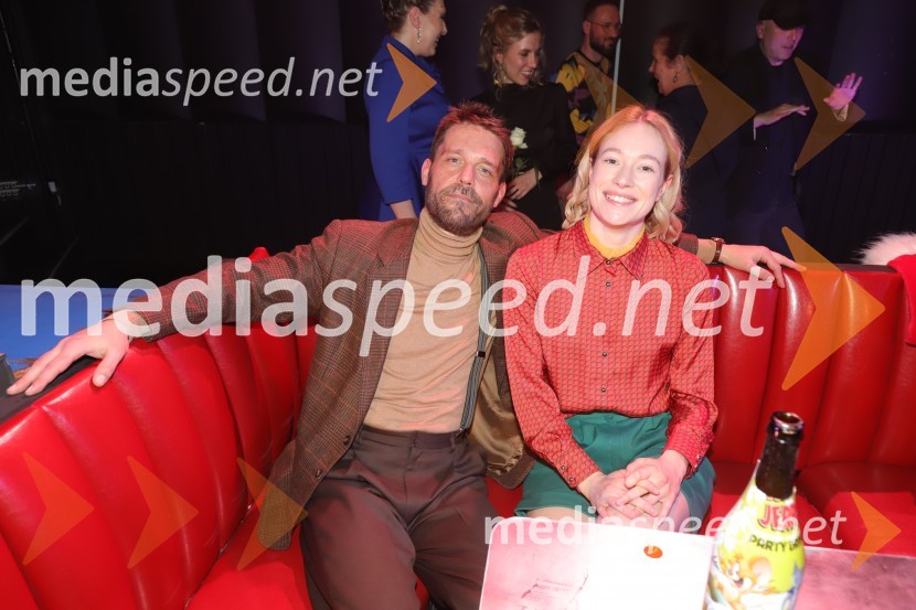  Kristijan Ostanek, igralec;  Julija Klavžar, igralkaKako sem se naučila voziti, premiera drame v SNG Maribor