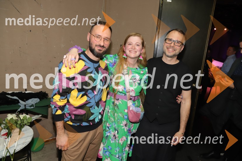  Darjan Mihajlovič Cerar, scenograf;  Katarina Šavs, kostumografinja;  David Andrej Francky, oblikovalec svetlobeKako sem se naučila voziti, premiera drame v SNG Maribor