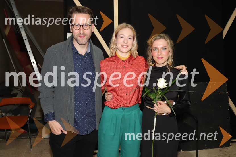  Igor Matković, glasbena oprema;  Julija Klavžar, igralka;  Liu Zakrajšek, prevajalkaKako sem se naučila voziti, premiera drame v SNG Maribor