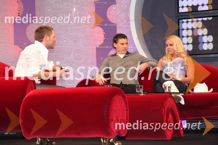 Sebastian, pevec in tv voditelj, Vasilij Žbogar, jadralec in Špela Grošelj, pevka skupine Atomik HarmonikRdeča preproga s Sebastianom, snemanje oddaje