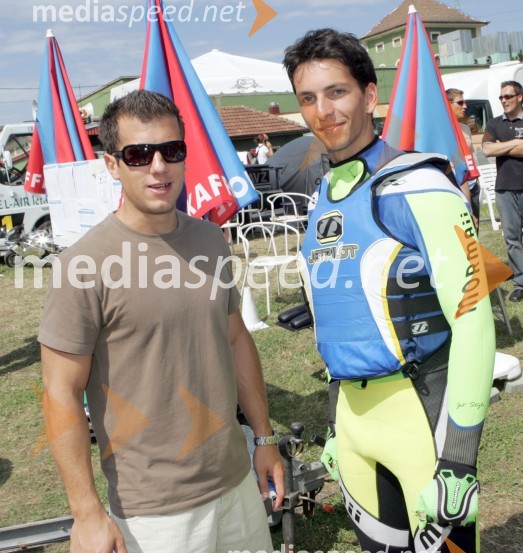 Hokejist, eden glavnih stebrov slovenske reprezentance Mitja Robar in voznik vodnega skuterja Nac FlorjančičJET SKI, pokal Alpe Adria