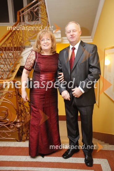 Mag. Marjan Ferjanc, univ. dipl. ekon. s soprogoTradicionalni valčkov ples 2009