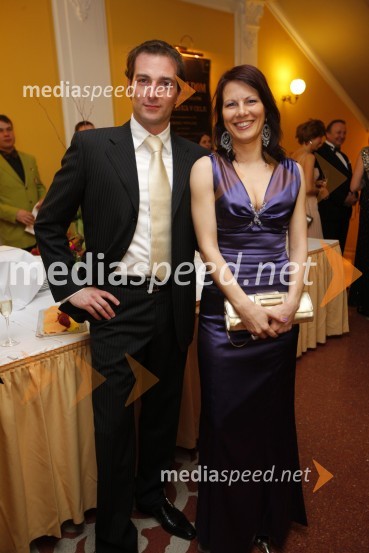 Špela Turk Bezlaj, doktorica dentalne medicine in soprog Peter Bezlaj
Tradicionalni valčkov ples 2009