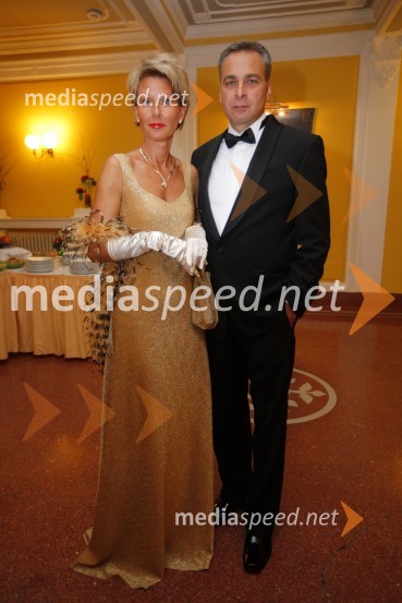Prim. dr. Alenka Trop Skaza, dr. med. in njen soprog Smiljan TropTradicionalni valčkov ples 2009