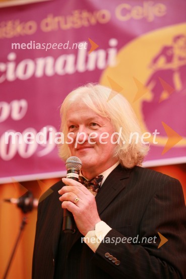 Dr. Igor Praznik, predsednik Zdravniškega društva CeljeTradicionalni valčkov ples 2009
