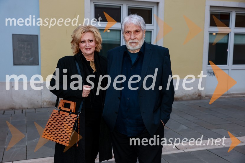  Ksenija Benedetti, nekdanja šefinja državnega protokola RS;  Boris Cavazza, igralecSanja Valentin, premiera glasbeno - plesne komedije v Gledališču Koper