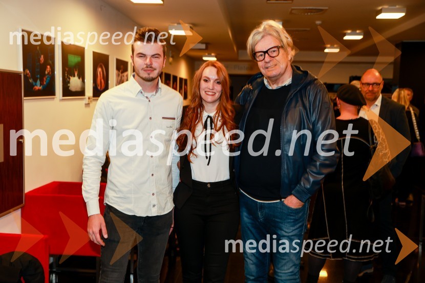  ... ;  ... ;  Damir Zlatar Frey, režiserSanja Valentin, premiera glasbeno - plesne komedije v Gledališču Koper