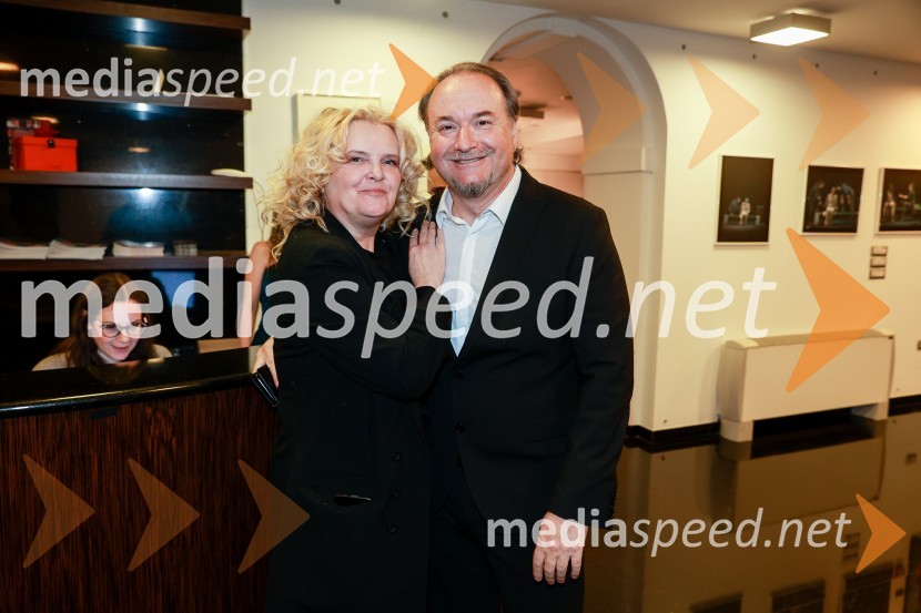  Katja Pegan,  direktorica in režiserka, Gledališče Koper Teatro Capodistria;  Patrik Greblo, dirigentSanja Valentin, premiera glasbeno - plesne komedije v Gledališču Koper