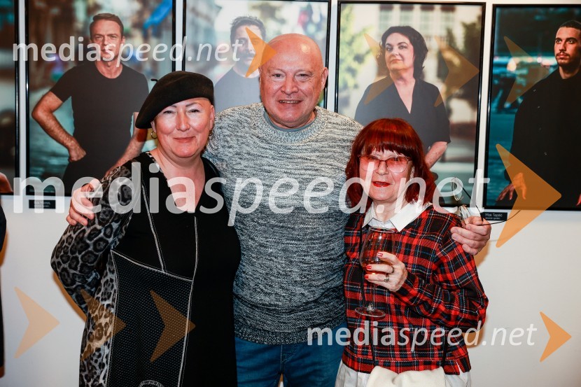  Mojca Klarič, napovedovalka;  Nace Junkar, operni pevec;  ... Sanja Valentin, premiera glasbeno - plesne komedije v Gledališču Koper