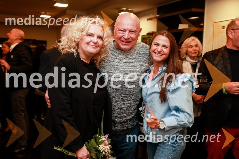  Katja Pegan,  direktorica in režiserka, Gledališče Koper Teatro Capodistria;  Nace Junkar, operni pevec;  Tjaša Fajdiga, pevkaSanja Valentin, premiera glasbeno - plesne komedije v Gledališču Koper