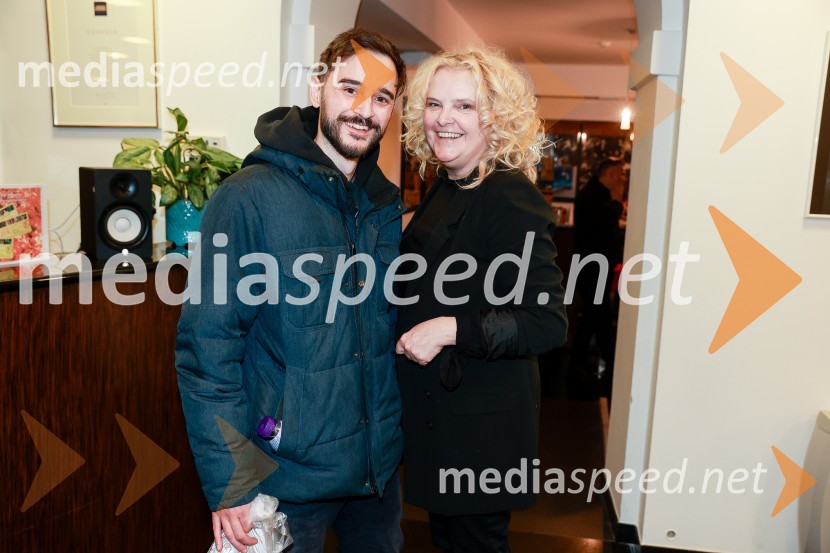  Katja Pegan,  direktorica in režiserka, Gledališče Koper Teatro Capodistria;  ... Sanja Valentin, premiera glasbeno - plesne komedije v Gledališču Koper