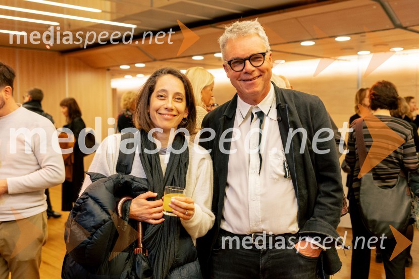  ... ;  Andrej Drapal, svetovalec, ConsensusWim Vandekeybus / Ultima Vez & KVS: roke se ne dotikajo tvojega dragocenega mene, plesna predstava v Cankarjevem domu