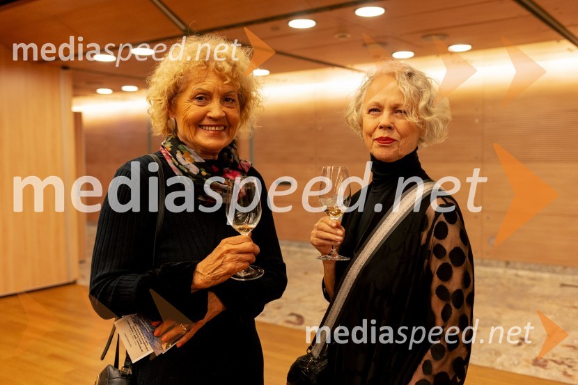  ... ;  Mojca Makuc, modna oblikovalkaWim Vandekeybus / Ultima Vez & KVS: roke se ne dotikajo tvojega dragocenega mene, plesna predstava v Cankarjevem domu