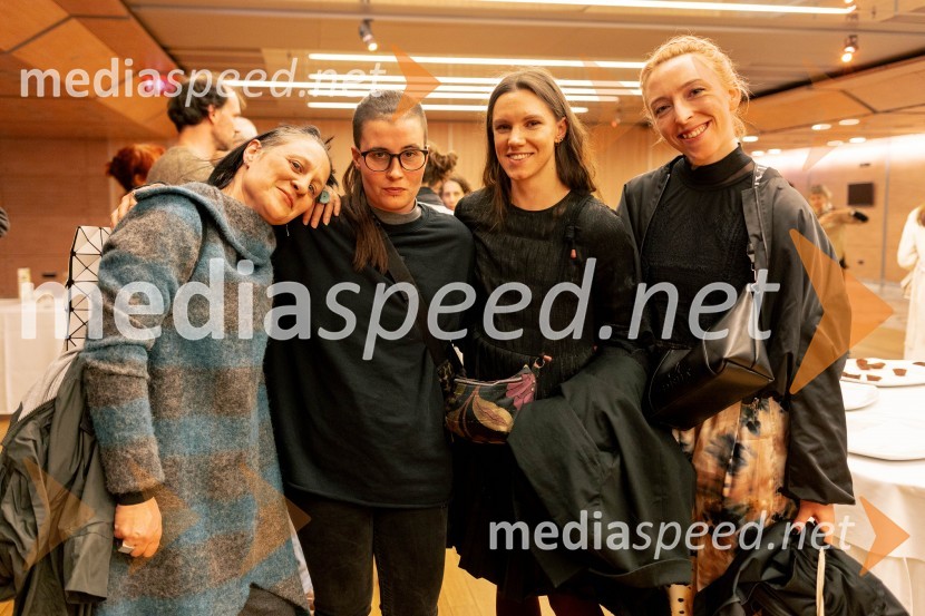  ... ;  Veronika Valdés, igralka;  ... ;  ... Wim Vandekeybus / Ultima Vez & KVS: roke se ne dotikajo tvojega dragocenega mene, plesna predstava v Cankarjevem domu