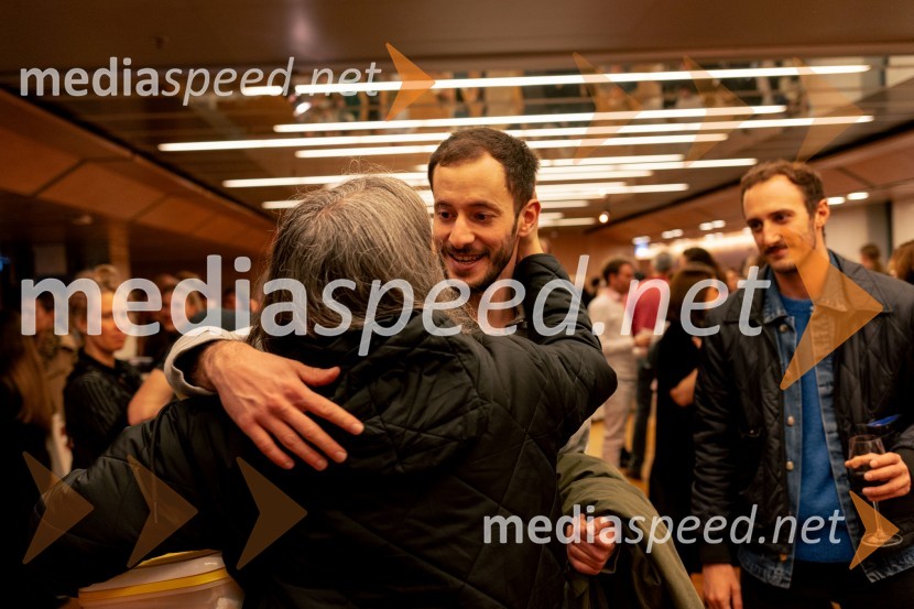 Wim Vandekeybus / Ultima Vez & KVS: roke se ne dotikajo tvojega dragocenega mene, plesna predstava v Cankarjevem domu