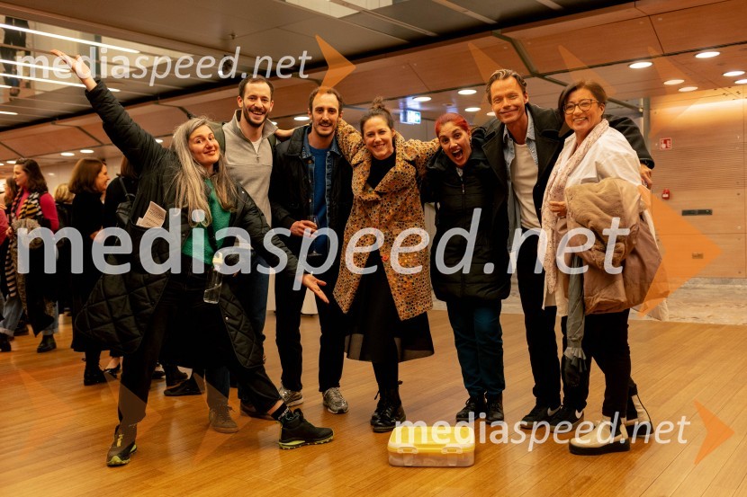 Wim Vandekeybus / Ultima Vez & KVS: roke se ne dotikajo tvojega dragocenega mene, plesna predstava v Cankarjevem domu