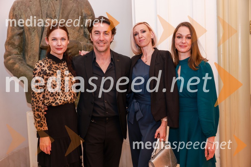  ... ;  Edward Clug, umetniški direktor, Balet SNG Maribor;  ... ;  ... MYTH, RAIN DOGS, APERTURE, baletni triptih, premiera v SNG Maribor