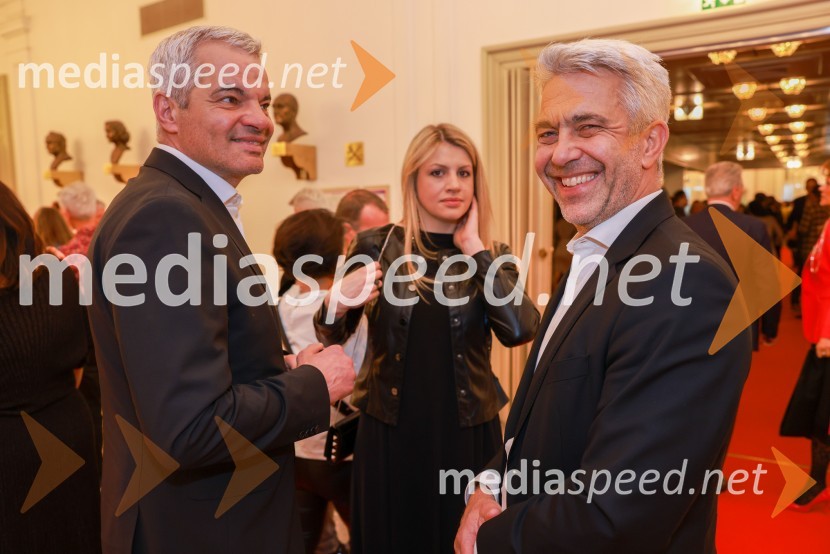  Aleksander Saša Arsenovič, župan, Mestna občina Maribor;  Katja Arsenovič, direktorica Rožmarin Hospitality Group;  Marko Arsenovič, managing director, s.Oliver Slovenia & CroatiaMYTH, RAIN DOGS, APERTURE, baletni triptih, premiera v SNG Maribor