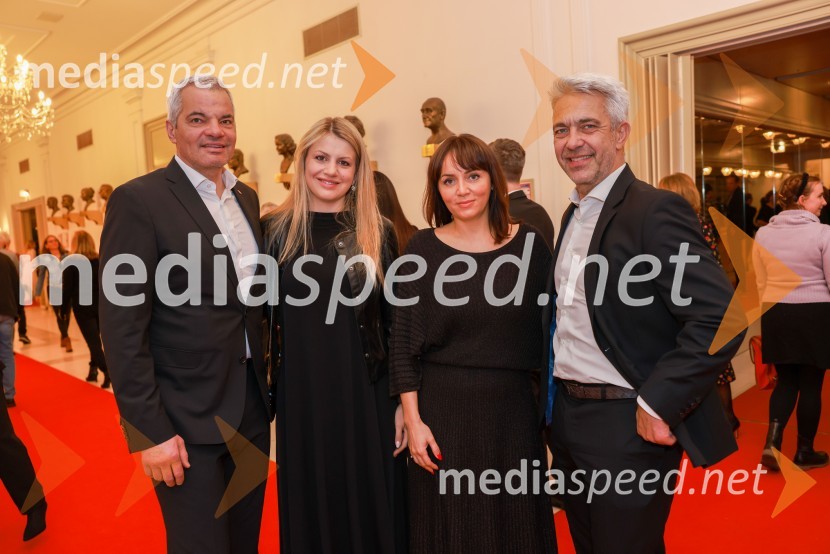  Aleksander Saša Arsenovič, župan, Mestna občina Maribor;  Katja Arsenovič, direktorica Rožmarin Hospitality Group;  Tina Rajterič;  Marko Arsenovič, managing director, s.Oliver Slovenia & CroatiaMYTH, RAIN DOGS, APERTURE, baletni triptih, premiera v SNG Maribor