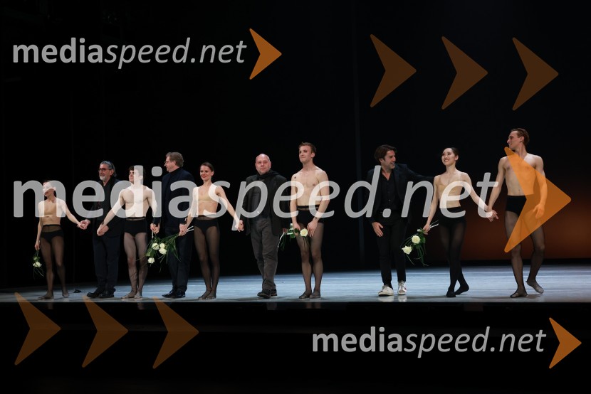  Catarina de Meneses, baletna solistka;  Leo Kulaš, kostumograf;  Matteo Magalotti, baletni plesalec;  ... ;  Tijuana Križman Hudernik, baletna solistka;  Milko Lazar, skladatelj, pianist;  Luka  Ostrež, baletni plesalec;  Edward Clug, umetniški direktor, Balet SNG Maribor;  Asami Nakashima, baletna solistka;  Davide Buffone, baletni plesalecMYTH, RAIN DOGS, APERTURE, baletni triptih, premiera v SNG Maribor