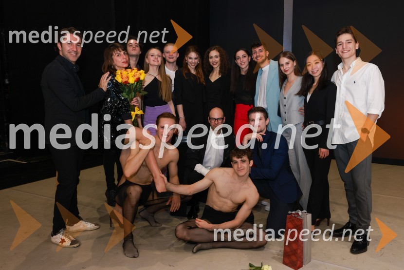  Edward Clug, umetniški direktor, Balet SNG Maribor;  Tetiana Svetlična, baletna plesalka;  Andrea Schifano, baletni plesalec;  Mina Radaković, baletna plesalka;  Davide Buffone, baletni plesalec;  Christopher Thompson, baletni plesalec;  Tea Bajc, baletna plesalka;  Gaj Žmavc, baletnik;  Monja Obrul, baletna plesalka;  Beatrice Bartolomei, baletna plesalka;  Matteo Magalotti, baletni plesalec;  Lucio Mautone, baletni plesalec;  Tomaž Viktor Abram Golub, baletni plesalec;  Ema Perić, baletna plesalka;  Satomi Netsu, baletna plesalka;  ... MYTH, RAIN DOGS, APERTURE, baletni triptih, premiera v SNG Maribor