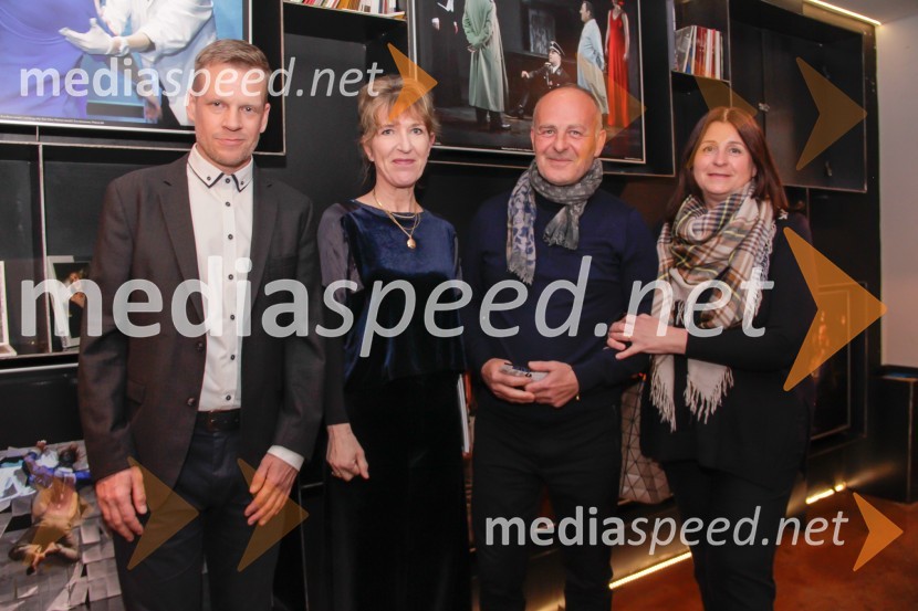  Luka Nabergoj, pomočnik ravnateljice SNG Drama Ljubljana;  Vesna Jurca Tadel, ravnateljice SNG Drama Ljubljana;  ... ;  ... Še vedno Alice, premiera drame v SNG Ljubljana