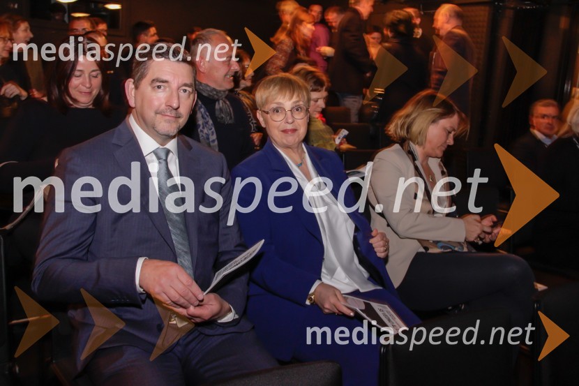 dr. Aleš Musar, lastnik Ruske dače; dr. Nataša Pirc Musar, predsednica Republike SlovenijeŠe vedno Alice, premiera drame v SNG Ljubljana