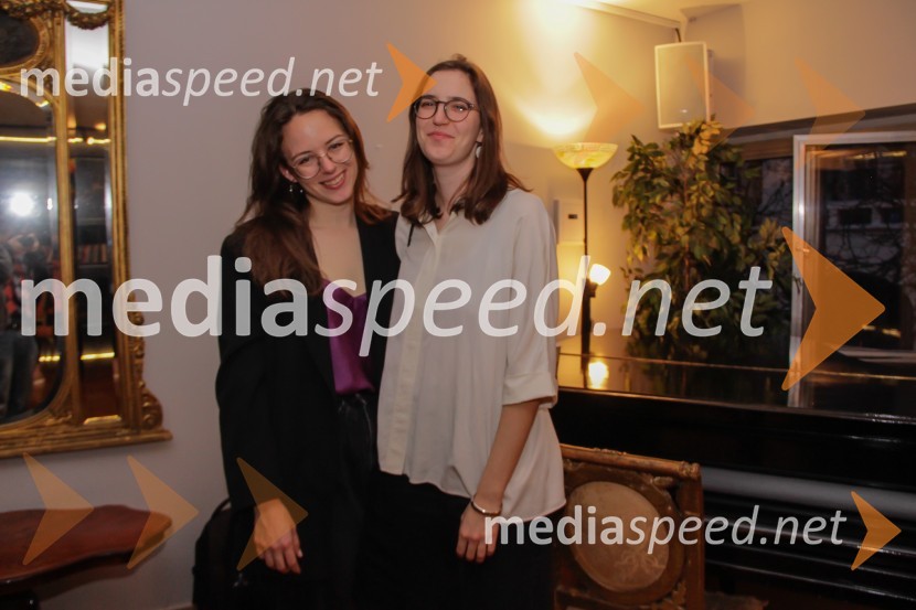  ... ;  Ženja Maher, tehnična producentkaŠe vedno Alice, premiera drame v SNG Ljubljana