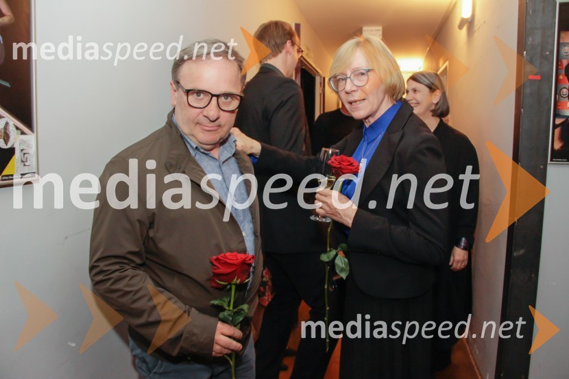  Bojan Emeršič, igralec;  Darja Dominkuš, dramaturginja SNG Drama LjubljanaŠe vedno Alice, premiera drame v SNG Ljubljana