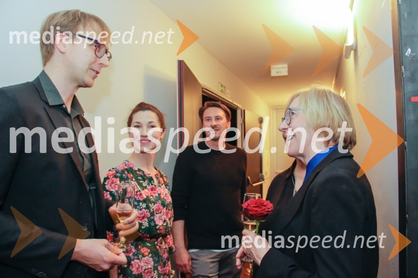  David Zupančič, specializant infektologije, pisatelj in spletni vplivnež;  Sabina  Kogovšek, igralka;  ... ;  Darja Dominkuš, dramaturginja SNG Drama LjubljanaŠe vedno Alice, premiera drame v SNG Ljubljana