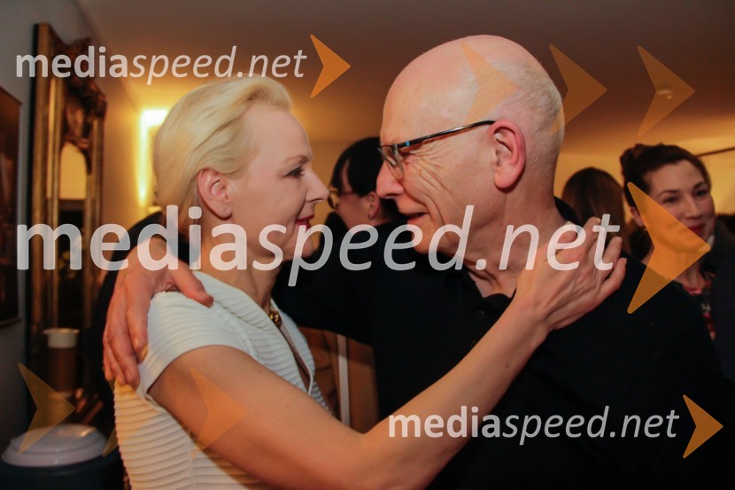  Polona  Juh, igralka;  ... Še vedno Alice, premiera drame v SNG Ljubljana