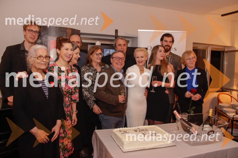  David Zupančič, specializant infektologije, pisatelj in spletni vplivnež;  Bjanka Adžić Ursulov, kostumografinja;  Sabina  Kogovšek, igralka;  Maja Sever, igralka;  Matija Rozman, igralec;  Janja Korun, scenografinja in redna profesorica na AGRFT;  Bojan Emeršič, igralec;  Matjaž Zupančič, režiser;  Polona  Juh, igralka;  Eva Jesenovec, igralka;  Domen Novak, igralec ;  Darja Dominkuš, dramaturginja SNG Drama LjubljanaŠe vedno Alice, premiera drame v SNG Ljubljana