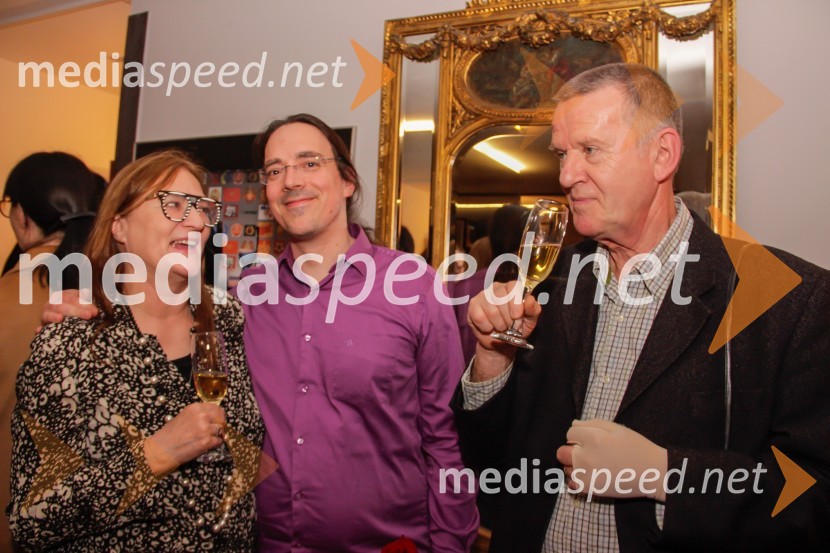  Janja Korun, scenografinja in redna profesorica na AGRFT; dr. Ajasja Ljubetič, biokemik;  Andrej BerčičŠe vedno Alice, premiera drame v SNG Ljubljana