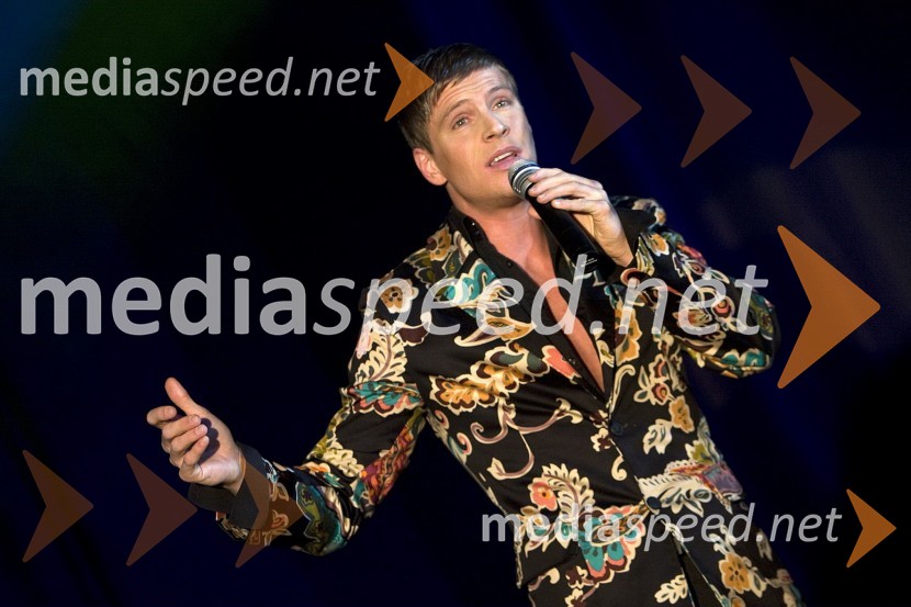 Erik Ferfolja, maneken, pevec in novinarMister Casino Kongo 2009