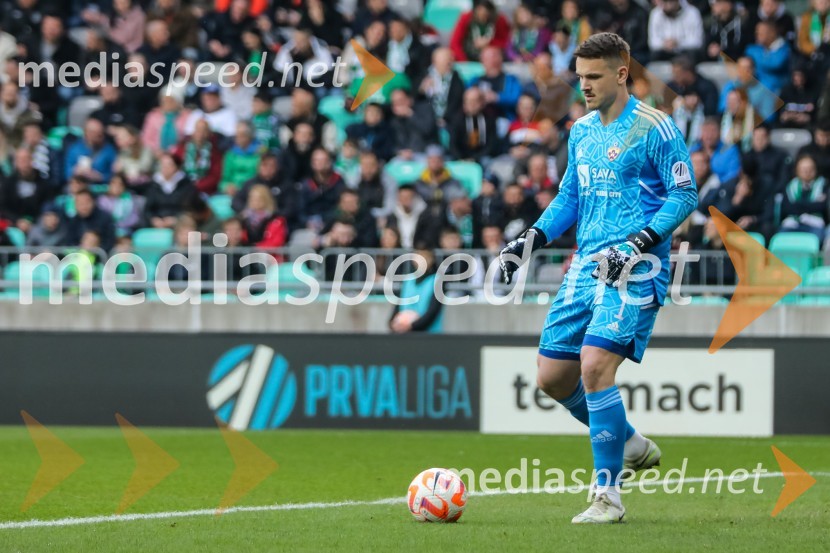  Ažbe Jug, vratar, NK MariborNogometni derbi Olimpija - Maribor