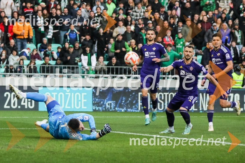  Ažbe Jug, vratar, NK Maribor;  Luka Uskoković, nogometaš, NK Maribor;  Max  Watson, nogometaš, NK Maribor;  ... Nogometni derbi Olimpija - Maribor