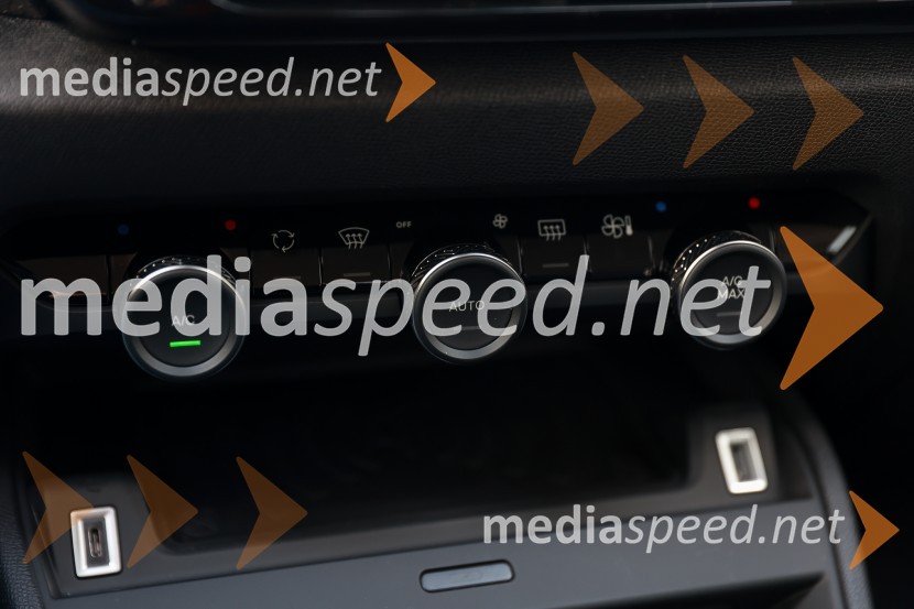 Novi Citroën C4 X in ë-C4 X, novinarska konferenca