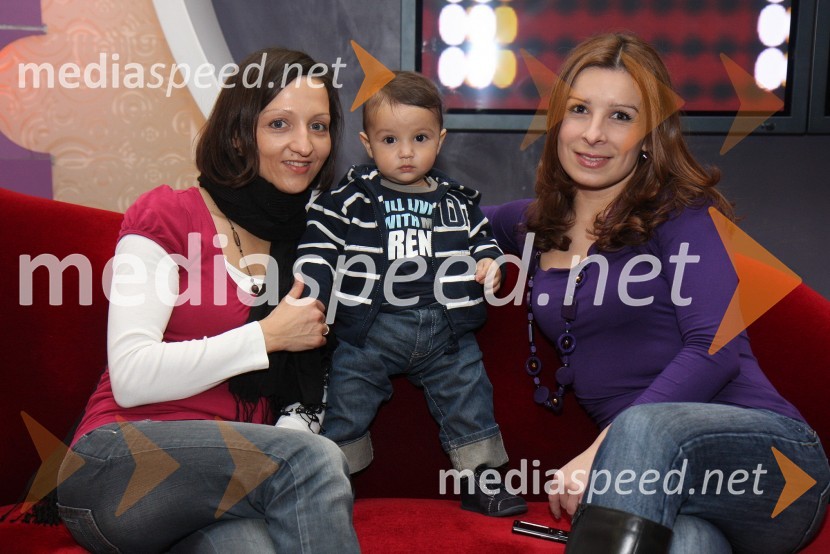 Jagoda Djordjevič, programska urednica RTS s sinom in Jana Ujčič, novinarka in voditeljica RTSRdeča preproga s Sebastianom, snemanje oddaje