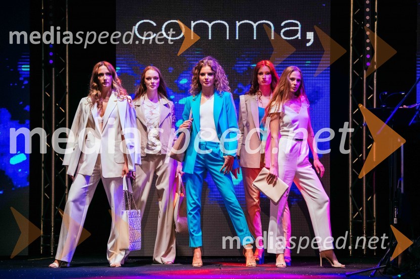  Ariela Mandelc, manekenka, finalistka za Miss turizma 2018;  Klara Peterlin, manekenka;  Nika Kar, manekenka;  ... ;  Lara Mlaker, manekenkaVIP modno doživetje v Citycentru Celje