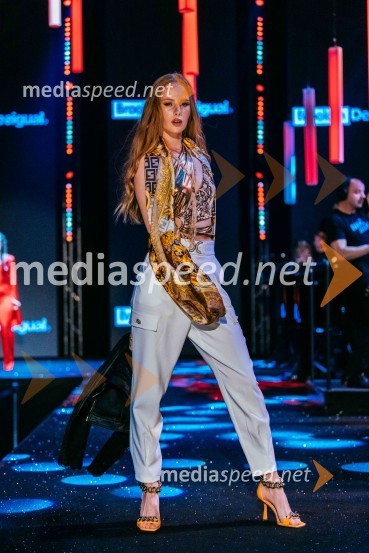  Lara Mlaker, manekenkaVIP modno doživetje v Citycentru Celje