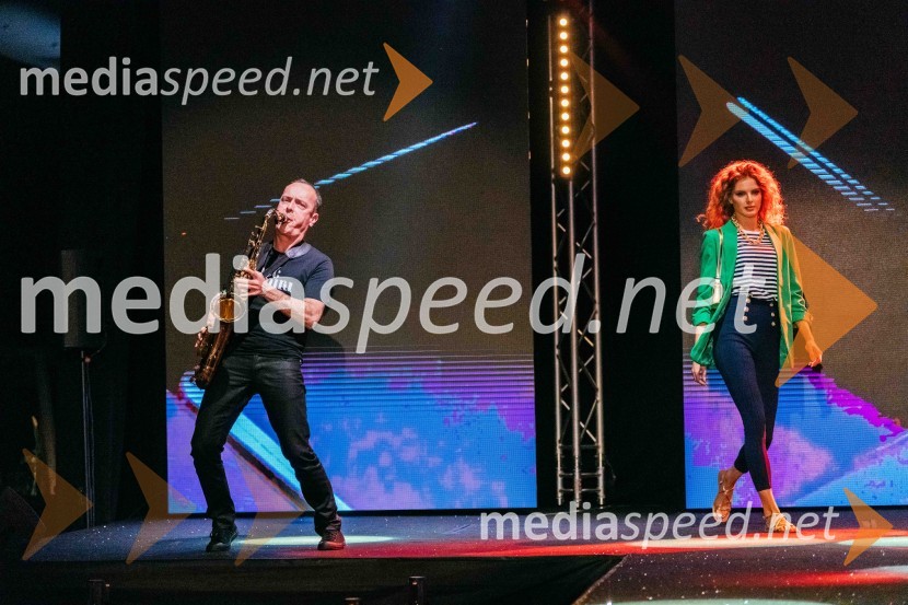  ... ;  Nika Kar, manekenkaVIP modno doživetje v Citycentru Celje