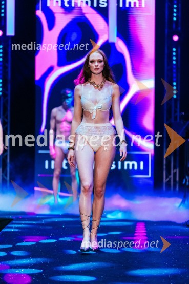  Klara Peterlin, manekenkaVIP modno doživetje v Citycentru Celje