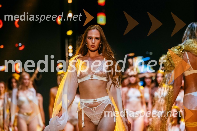  Lara Mlaker, manekenkaVIP modno doživetje v Citycentru Celje