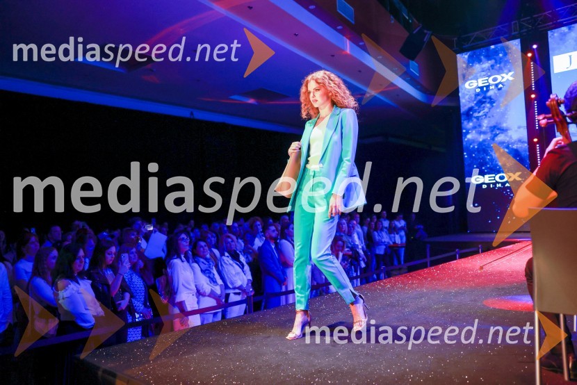  Nika Kar, manekenkaVIP modno doživetje v Citycentru Celje